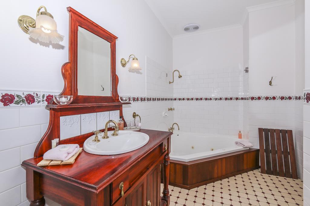 Rosebridge House Bed & Breakfast Adult Retreat Gooseberry Hill Exteriör bild