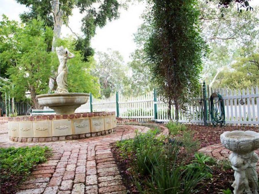 Rosebridge House Bed & Breakfast Adult Retreat Gooseberry Hill Exteriör bild