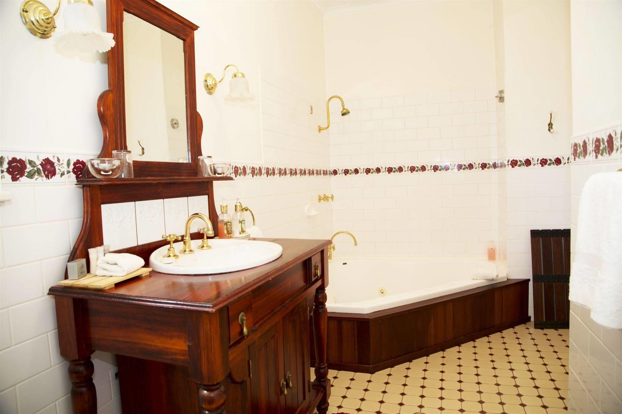 Rosebridge House Bed & Breakfast Adult Retreat Gooseberry Hill Exteriör bild